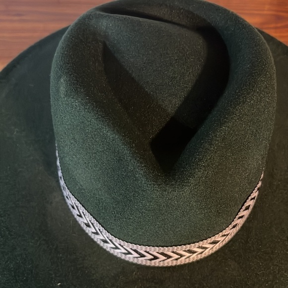 New hat. Western. With 2 removable bands! Change out the look. - Picture 4 of 7